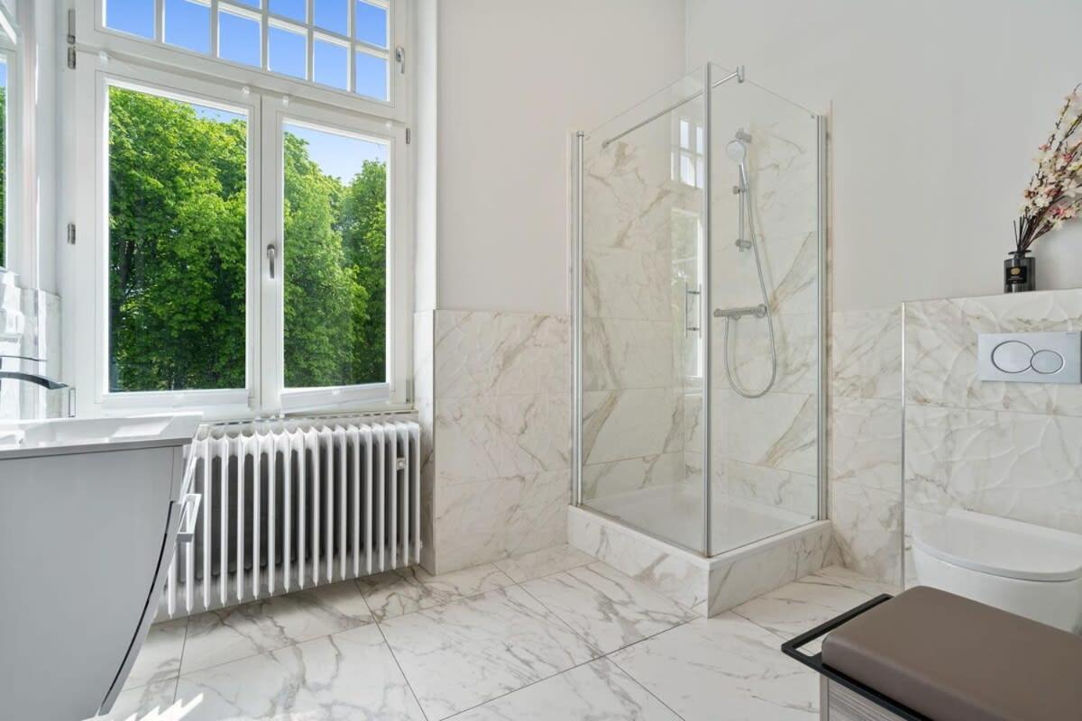 Room W Shared Bathroom&Kitchen In Luxury Villa Люксембург Екстериор снимка
